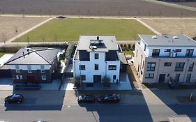 Neubau Penthouse - mit schöner Aussicht - 15min von Köln